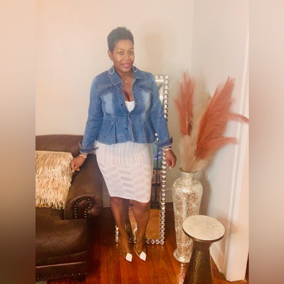 New Plus Denim Peplum Jacket - Picture 4 of 5